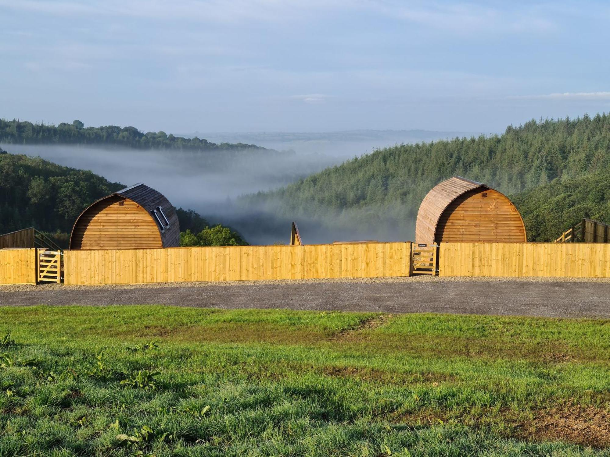 Rivendell Farm By Wigwam Holidays 카마던 외부 사진